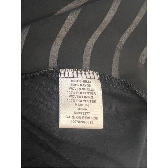 SOLD🚫 ELLE Sleeveless Striped Top Women’s Medium - Picture 6 of 6